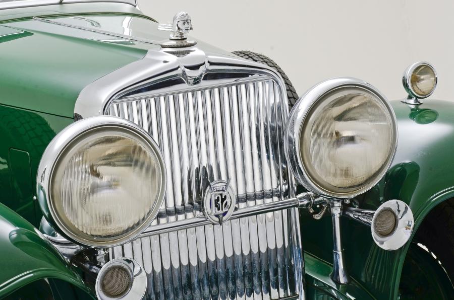Детали экстерьера Stutz DV32 Super Bearcat 1932 года  (фото 16 из 34)